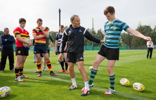 Dave Alred demonstrates the varying strength of a kicker's muscles. Photo Credit: ©INPHO/Morgan Treacy